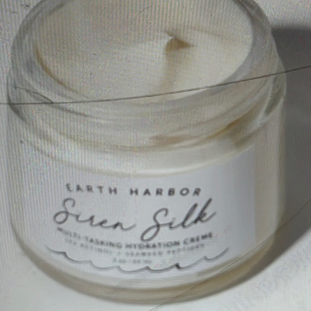 Earth Harbor Silk Siren multitasking hydration cream sea retinol +super herbs